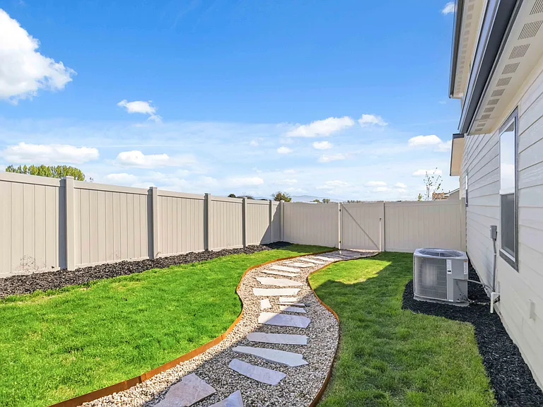 1175 N Belgian Way — Photo 26
