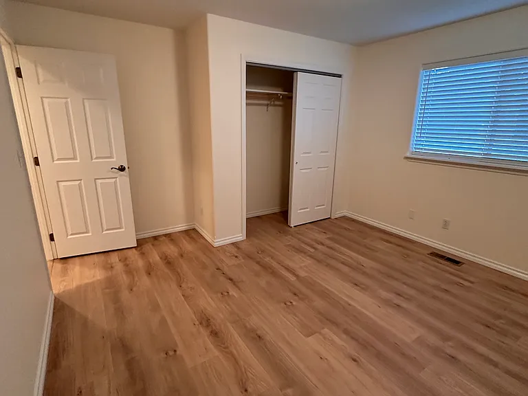 414 Louis Ln — Photo 23