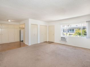 963 S Barrington Ave #6, Los Angeles, CA 90049