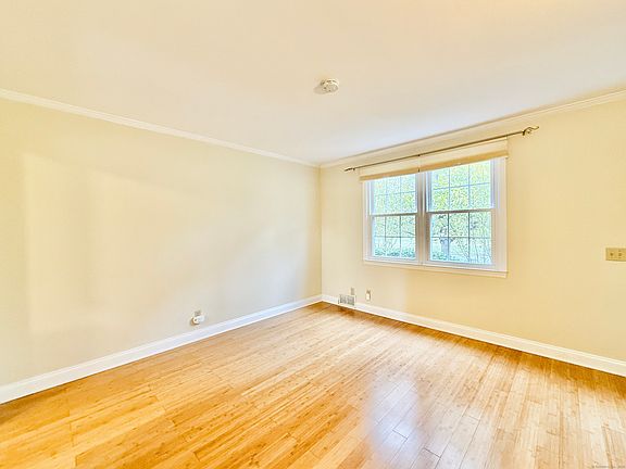 5th image of 171 Sylvan Knoll Road