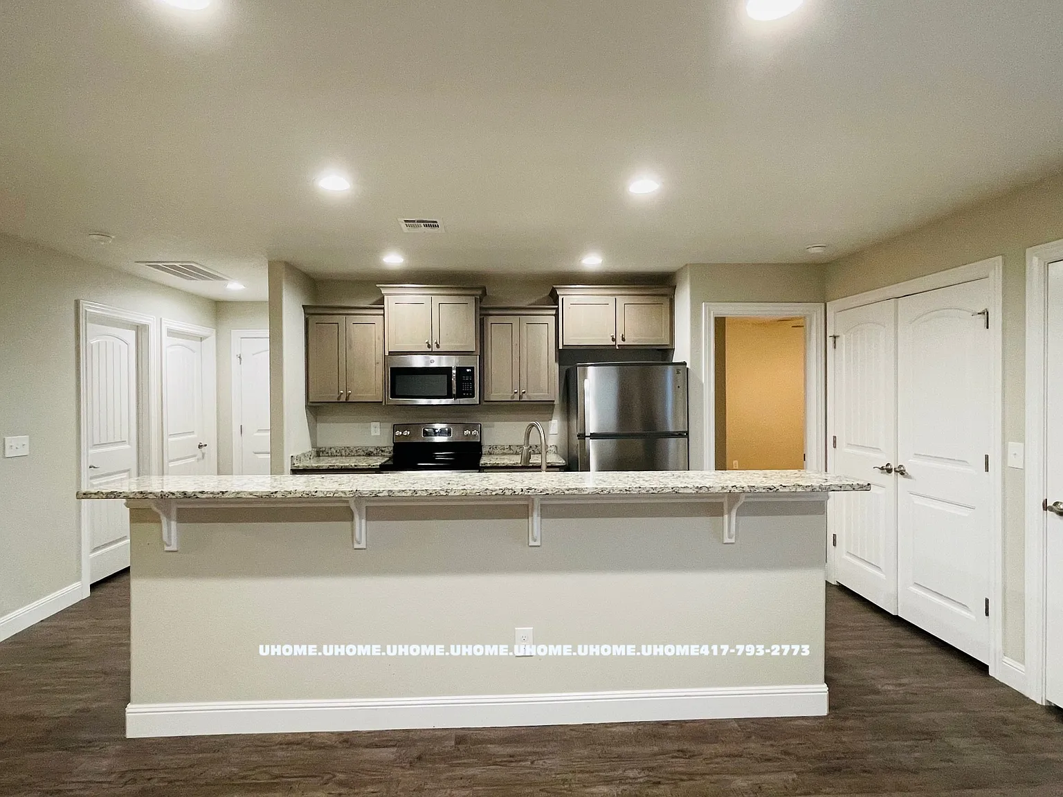 3 bed, 1200 sqft, $1,300 — Photo 3