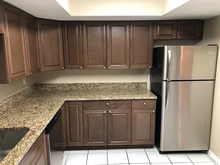 Citadel Apartments of Sarasota — Photo 6