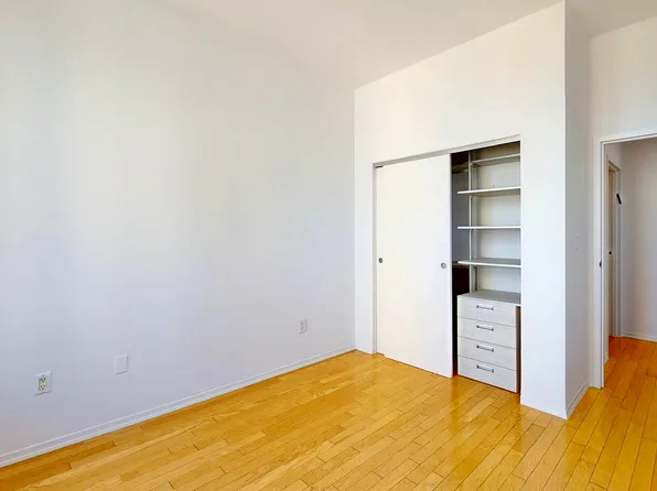 135 Oceana Drive East image 12 of 36