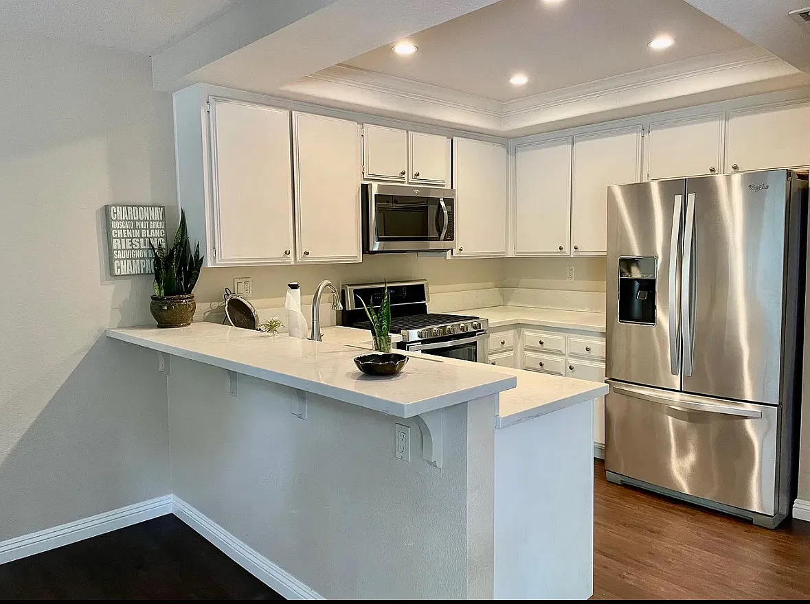 3 bed, 1747 sqft, $5,000 — Photo 2
