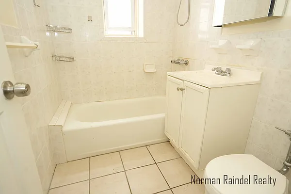 Rented by Norman Raindel, LREB | media 17