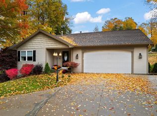 1092 Pollard Ln, Traverse City, MI 49696