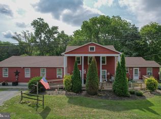 7678 Leetown Rd, Kearneysville, WV 25430