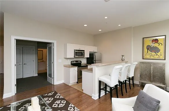 201 Stanwix — Photo 24