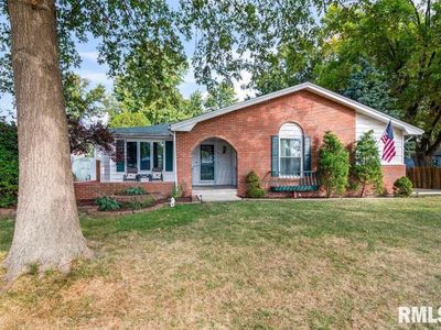 719 E Walnut St, Chatham, IL, 62629