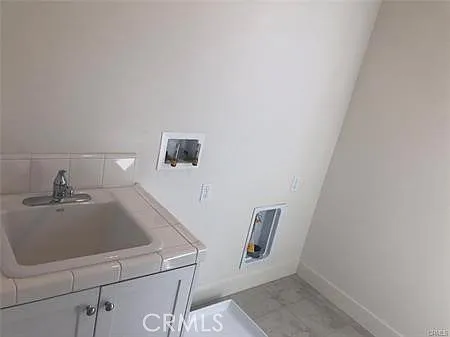 19042 Martino Ct — Photo 23