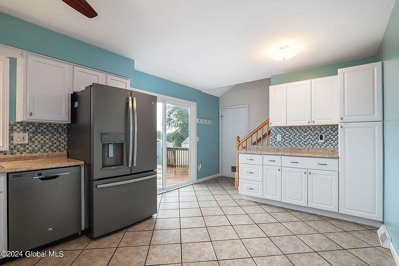 3rd image of 6 Smith Avenue