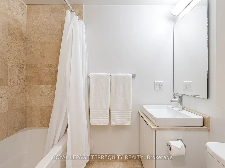 14 York St #1101 — Photo 14