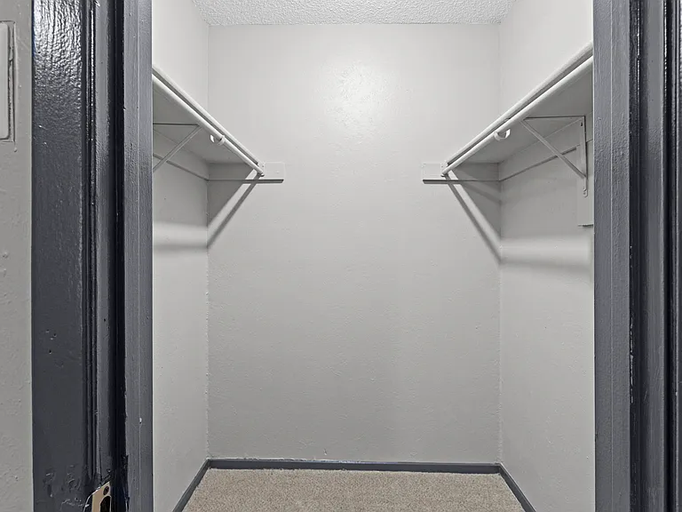 Harwell Apartments — Photo 8