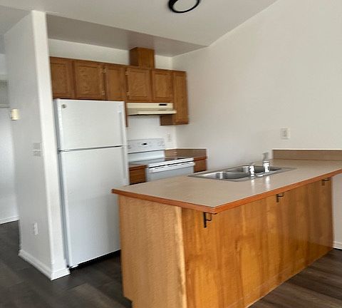 5th image of 4413 Circle Pl NE