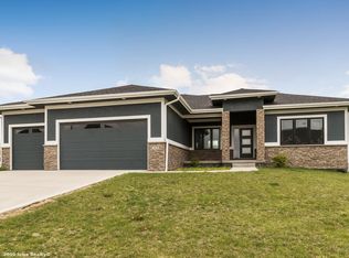 3075 Jackpine Dr, Waukee, IA 50263