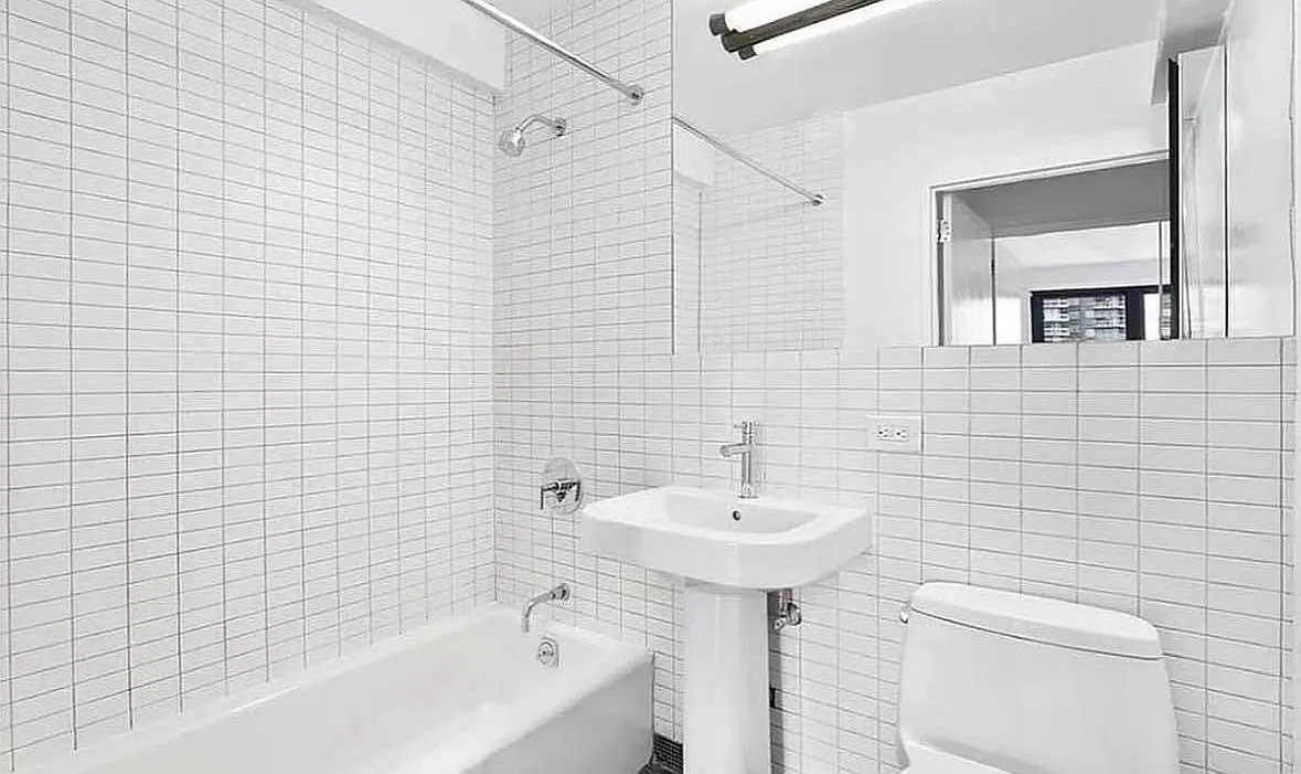 222 East 39th Street — Photo 4
