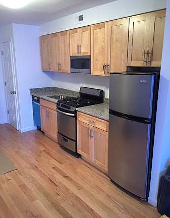 2nd image of 7510 Grand Central Pkwy APT 4B