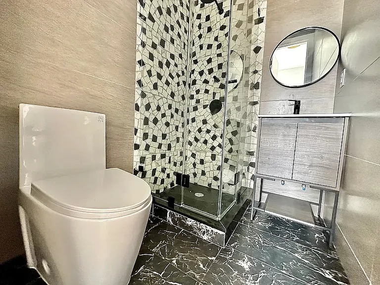 959 Metropolitan Ave #3B — Photo 17