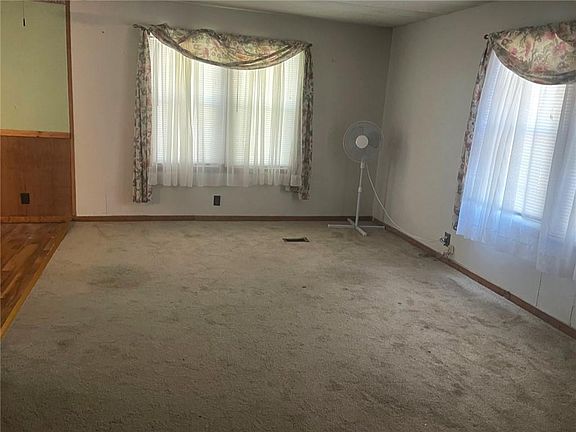 4th image of 5118 SE Mohawk Dr