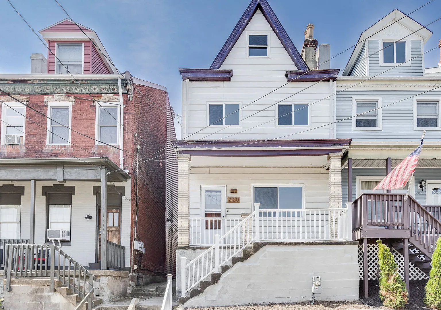Available NOW - Spacious 3 Bedroom, 1.5 Bath! Ask how you can get up to one month of free rent! — Photo 4