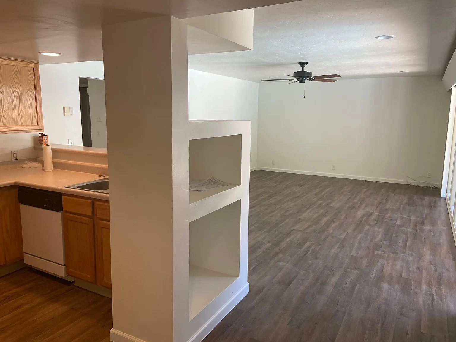 2 bed, 950 sqft, $1,650 — Photo 2