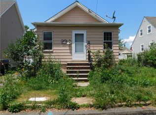 33 Hornsby St, Fords, NJ 08863