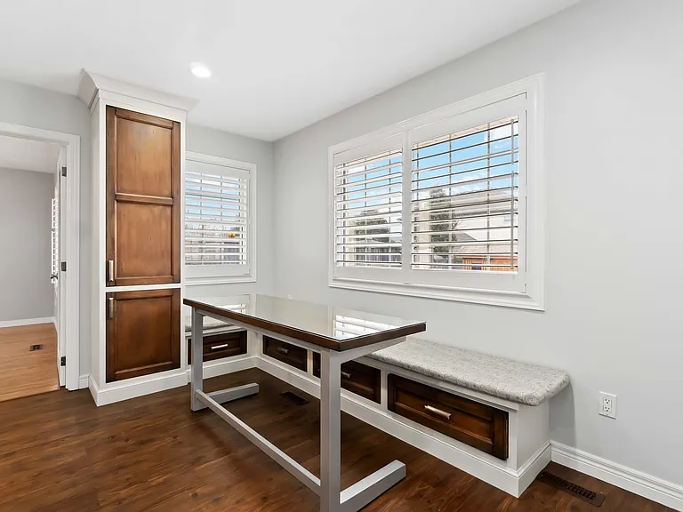 451 Saint Lawrence Ct — Photo 4