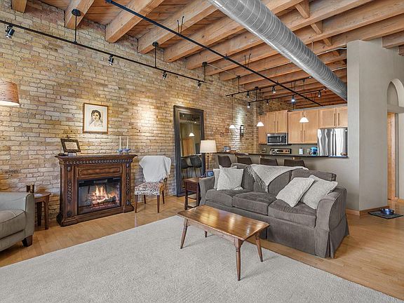 2nd image of 191 N Broadway #308
