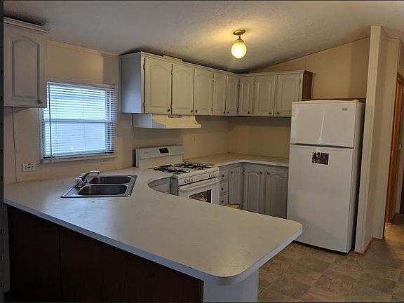 4th image of 486 Apple St