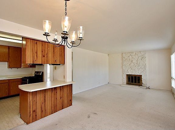 5th image of 43 Bradford Dr