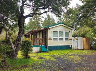 196 Huckleberry Ln, Florence, OR 97439
