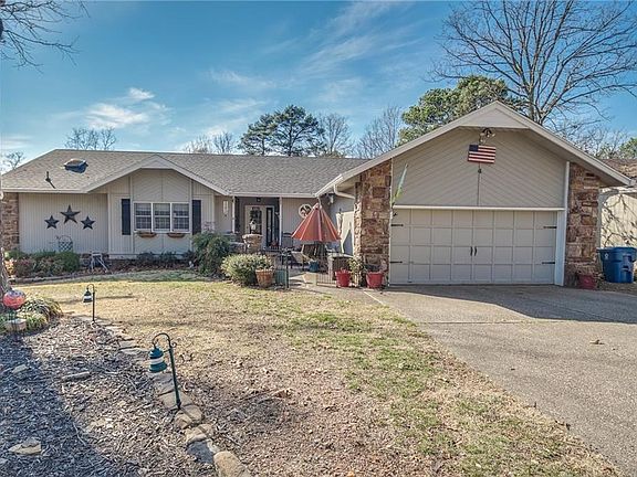 2nd image of 4 Newnham Cir