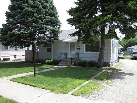1st image of 1310 N Prairie Ave