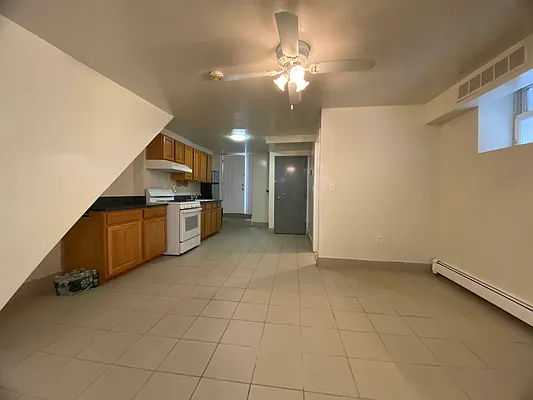 Rented by Rentiko Inc | media 32