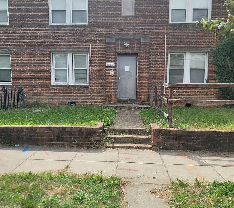 1st image of 437 Mellon St SE