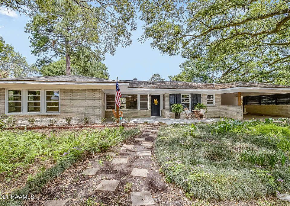 1st image of 109 Live Oak Dr