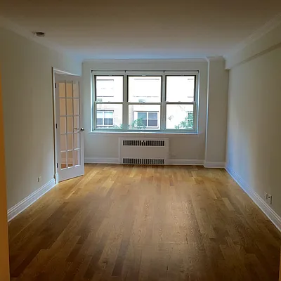 Rented by Stonehenge NYC LLC | media 13