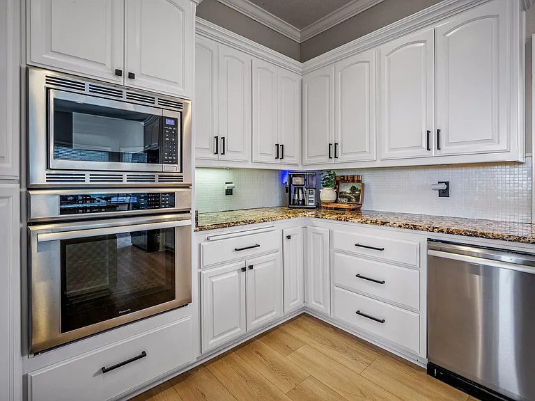 3180 Warren Ln — Photo 4