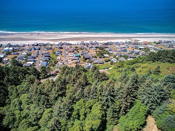 3rd image of LOT 2102 NE Neptune Ln
