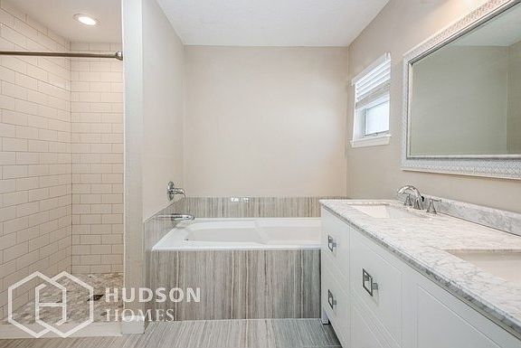 5th image of 120 Rockhill Dr