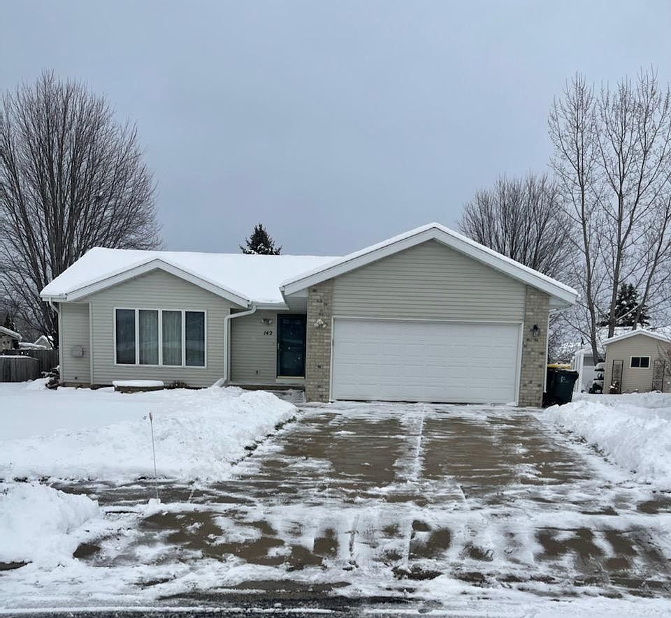142 Roloff Ct, Reedsburg, WI 53959 Zillow