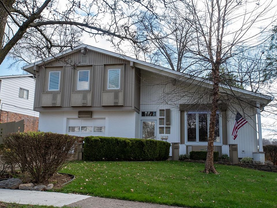 1674 Grandle Ct Cincinnati Oh 45230 Zillow