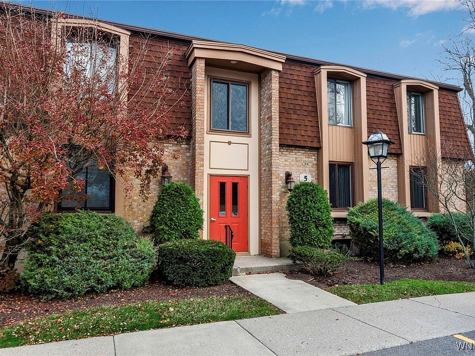 1st image of 5 Greenwich Dr APT 4