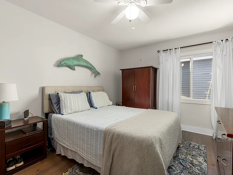 2416 Oxford Ave — Photo 21
