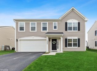 1353 Padre Island Ln, Hampshire, IL 60140