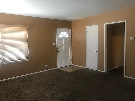 5th image of 655 Lochleven St