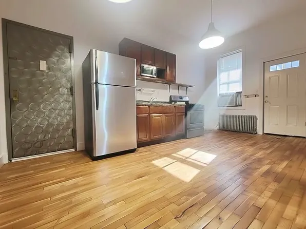 194 Wilson Avenue image 1 of 12