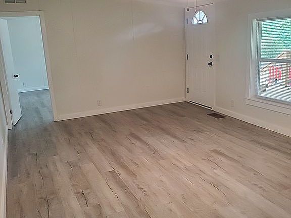 5th image of 35 Crescent St