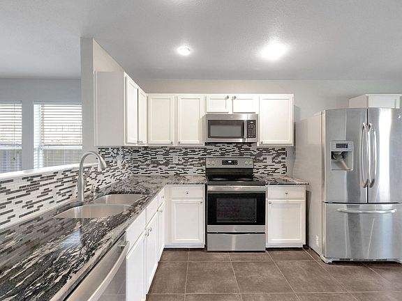 3rd image of 2708 Bur Oak Dr
