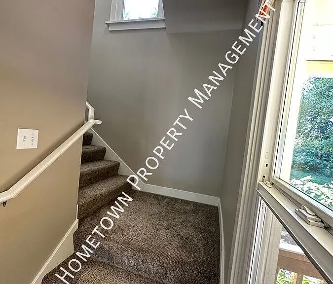 6231 Martin Way E — Photo 16